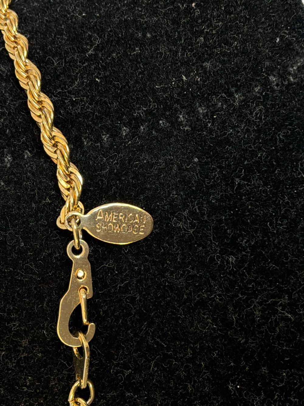 Classic Gold Rope Chain Necklace - Gold - Picture 6 of 7